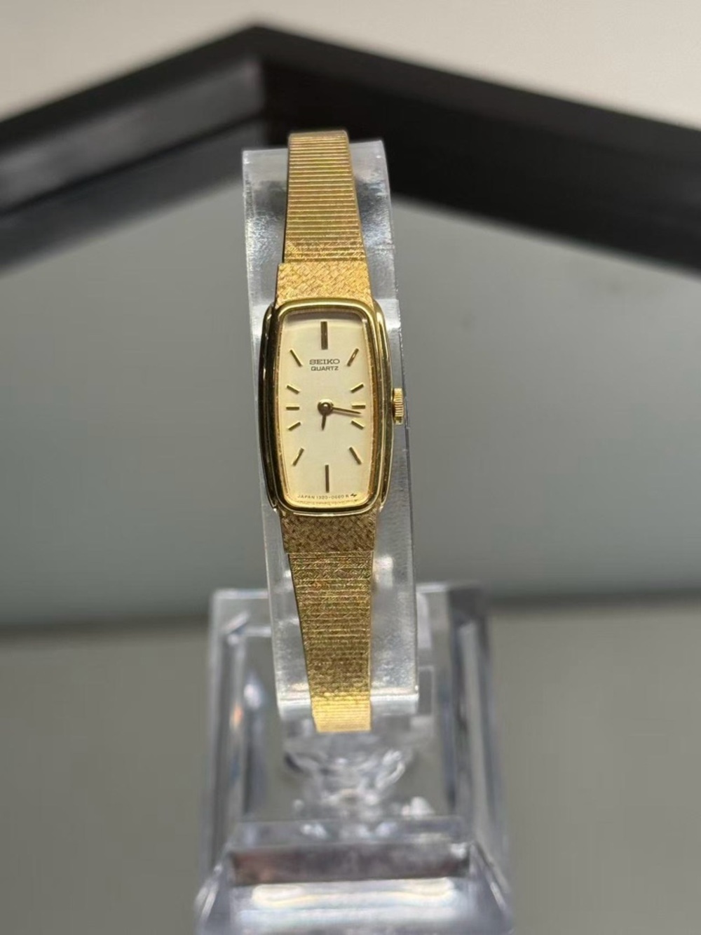 Vintage SEIKO Gold Tone Ladies Watch Rectangle Bracelet WORKING NEW BATTERY